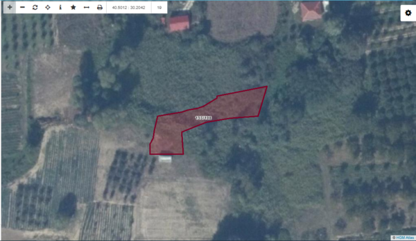 Pamukova Turgutlu 941 m² kadastral yollu tarla